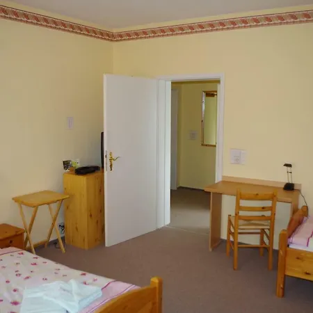 Deutsches Haus 3* Weinboehla